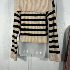 Sincerely Jules Black and Tan Striped Sweater Size Medium NWOT thumbnail 6