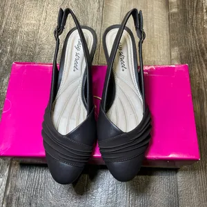 Easy Street Dark Brown Slingback Heels Size 7 thumbnail 7
