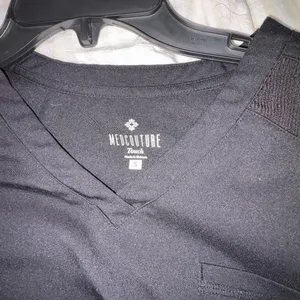 Med Couture Black Scrub Jogger Pants with V-Neck Top Set thumbnail 6