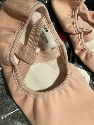 Womens sz6 STELLE Pink Stretch Canvas Ballet Shoes- Split Sole Dance Slippers thumbnail 5