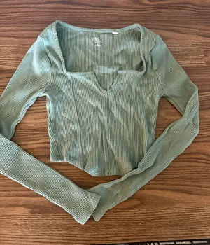 light green long sleeve thumbnail 1