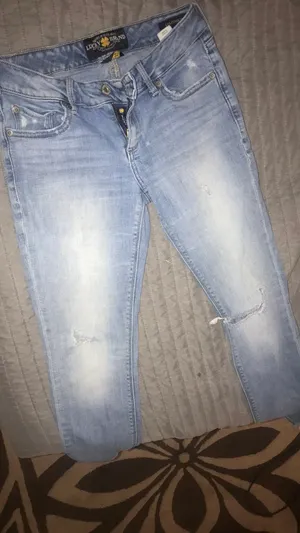 Lucky Brand Light Wash Jeans thumbnail 2