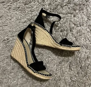 Black Wedges thumbnail 1