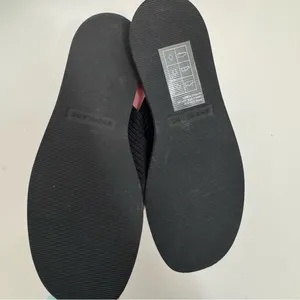 NEW Everlane Black Reknit Day Crossover Sandal in Size 7.5 thumbnail 4