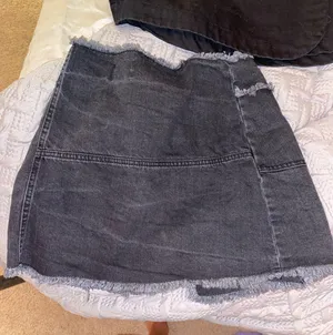 Urban Outfitters skirt thumbnail 2