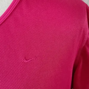 Nike v-neck tee size medium thumbnail 2
