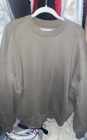 Hollister Crewneck thumbnail 2
