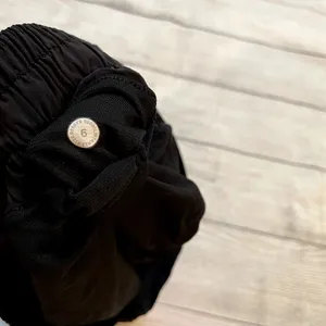Lululemon Hotty Hot Short II Long 4” Women 6 Black thumbnail 4