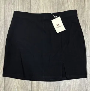 Classic Black Mini Skirt NWT Size M Size M thumbnail 1