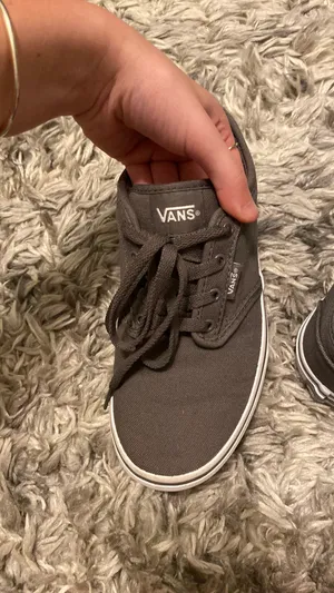 Gray Size 6 thumbnail 3
