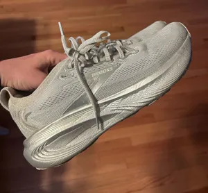 Brooks Running Shoes 10 thumbnail 1