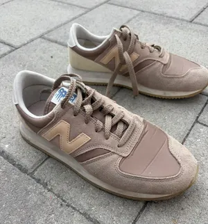 New balance 420 sneakers size 8.5 taupe brown thumbnail 1
