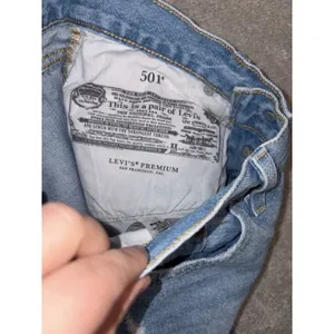 levis 501 premium denim‎ button fly 26x28 Women's Distressed Cotton Jeans thumbnail 3