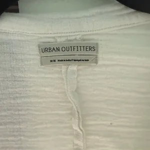Urban Outfitters Blouse Top Womens Small Cropped White Wrap Short Sleeve thumbnail 8
