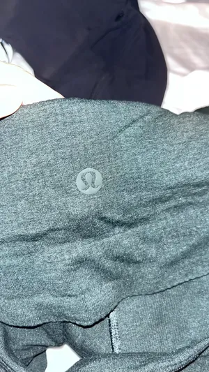 Lululemon Long Sleeve Crop Top thumbnail 5