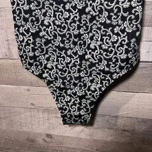 Boden Black & White Patterned Scoop Neck Tie Back One Piece Swimsuit thumbnail 6