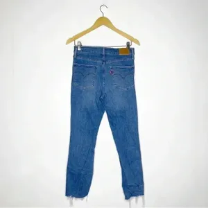 Levi's 724 High Rise Straight Leg Distressed Jeans Size 29 / 8 Busted Knee Denim thumbnail 5
