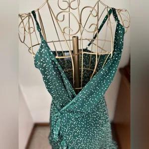 Polly Wrap Mini Dress Polka Dot Ruffle Hem Size 4 Green thumbnail 5
