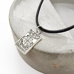 La Rueda de la Fortuna Tarot Card Necklace thumbnail 2