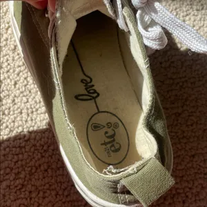 Rue 21 Olive Green Low-Top Canvas Sneakers thumbnail 9