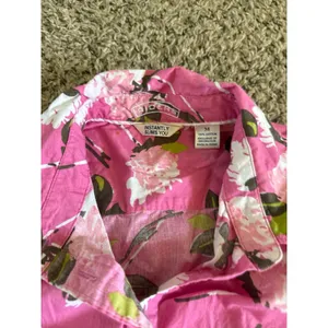 Rider Women's Pink Floral Short Sleeve‎ Button Down Blouse Size Medium thumbnail 2
