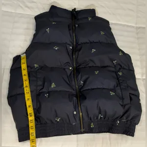 Universal Thread Women’s Navy Blue Floral Puffer Vest thumbnail 5