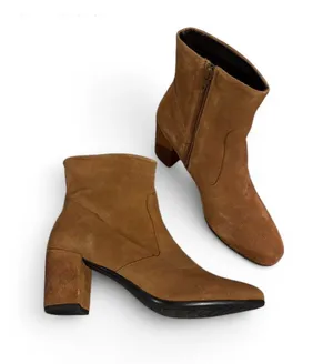 Brown suede ankle boots with a pointed toe Size 10 thumbnail 1