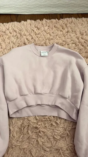 Aritzia Cropped Crewneck Cozy Fleece thumbnail 2