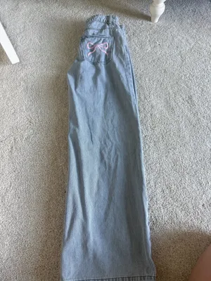 Edikted Raelynn Washed Low-Rise Jeans thumbnail 3