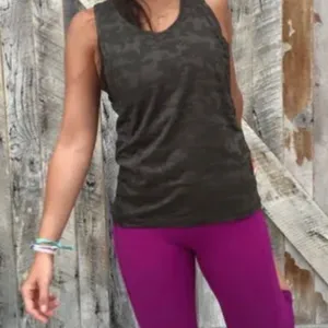 Lululemon Run For Days Tank Deep Camo- Size Small thumbnail 1