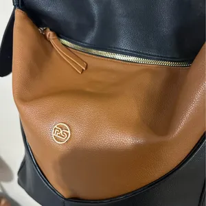 Black and brown vegan leather bucket bag petite Simone thumbnail 6