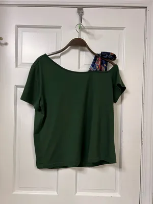 SHEIN Green Off-Shoulder Short Sleeve Top with Navy Tie Accent thumbnail 3