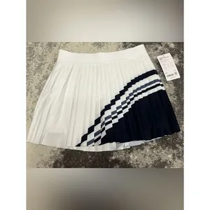 Athleta Match Point High Rise Pleated Colorblock Skort White Navy M NWT thumbnail 2