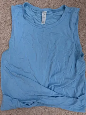 Alo Yoga Top thumbnail 1