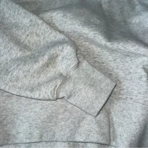 NWOT! Abercrombie & Fitch - Cropped Hoodie Sweatshirt - Light Grey, Large thumbnail 3