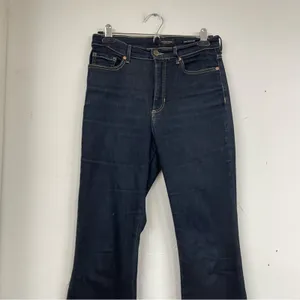 Banana Republic High Rise Flare Jeans Womens 28 Dark Wash Blue Denim Stretch thumbnail 3