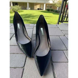 Louise et cie, women'S Black Leather pump Stilettos In size 7 thumbnail 2