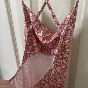 SHEIN Dark pink and White Floral Backless Dress thumbnail 4