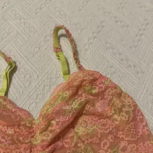 PINK Victoria’s Secret Yellow Pink Lace Bralette Women’s Sz M Medium thumbnail 3