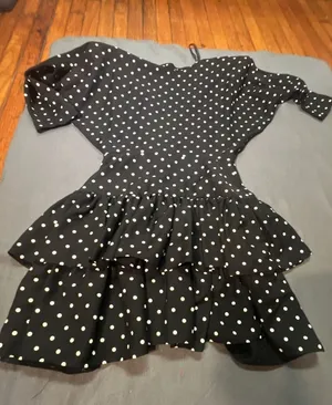 Black and White Polka Dot Ruffled Mini Dress with Belt and Keyhole Back thumbnail 9