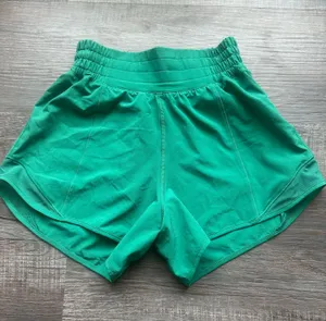 Lululemon Shorts Hotty Hot thumbnail 1