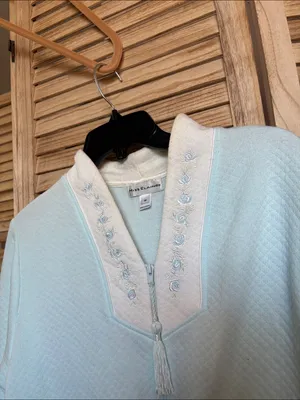 FINAL MARKDOWN Miss Elaine Embroidered Quilted Look Zip-Front Robe Mid Calf Med thumbnail 2
