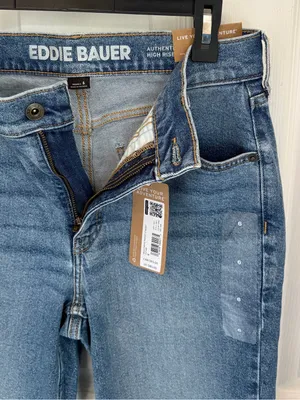 NWT!!! Eddie Bauer Authentic Perfect Straight Leg Jean in Vintage Wash thumbnail 8