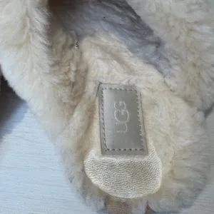 UGG Women's Scuffette Cozy Tan Slippers thumbnail 7