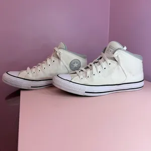 Chuck Taylor All Star Malden Street Lace-Up Sneakers Women's 9 thumbnail 2