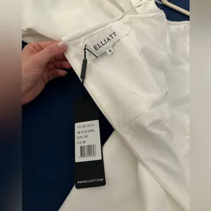Elliatt *NWT* Palladium Mini Dress in Ivory with Puffy Sleeves thumbnail 5