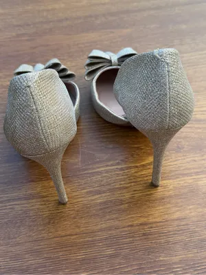 Betsey Johnson Prince Gold Glitter Bow Pointed Toe Heels Size 9 thumbnail 6