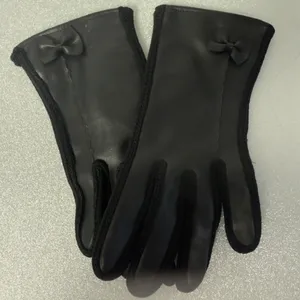 Lady Faux Leather Gloves thumbnail 1