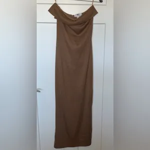NWT Vici Celeste Ribbed Cut-Out Strapless Midi Dress - Mocha thumbnail 2