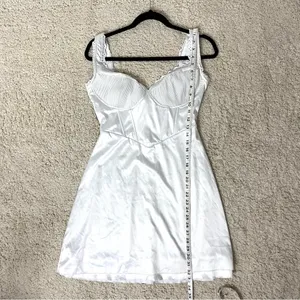 Elegant White Lace Trim Chemise thumbnail 4